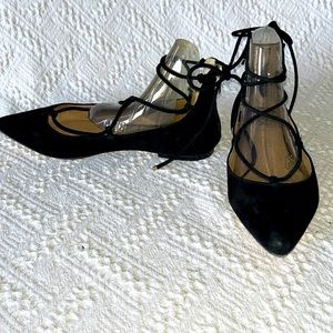 Vince Camuto Black Suede Flats with Laces 8 M